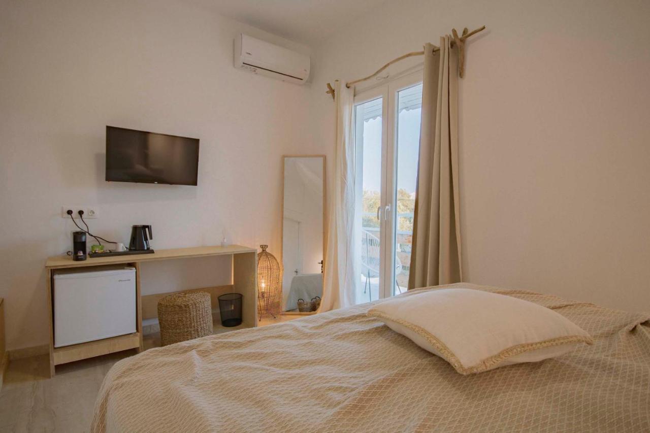 Olive Grove Suites Boutique Hotel Moraitika Exteriör bild
