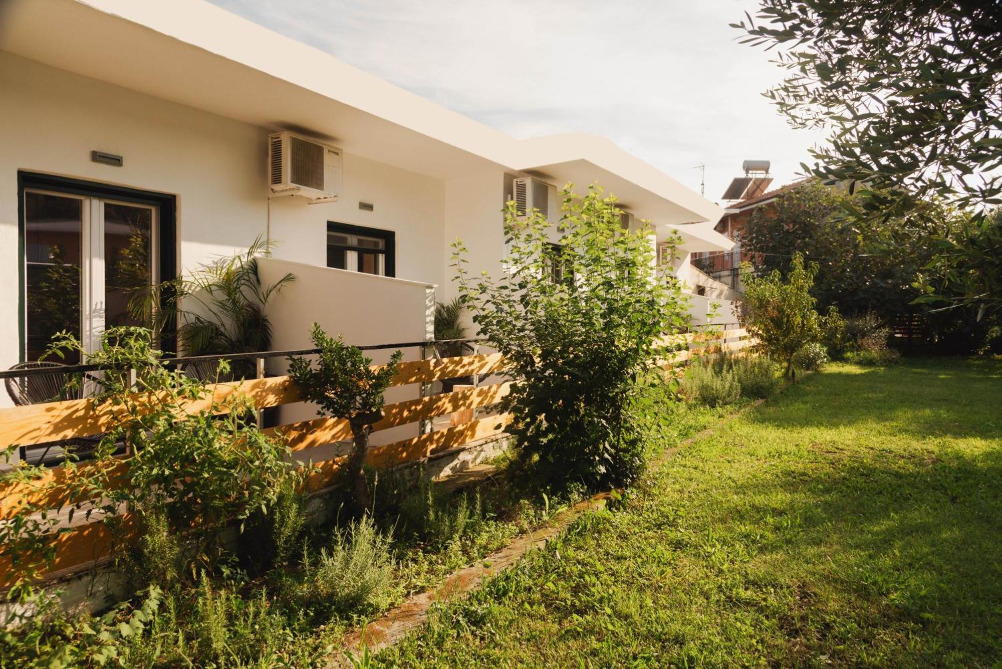 Olive Grove Suites Boutique Hotel Moraitika Exteriör bild