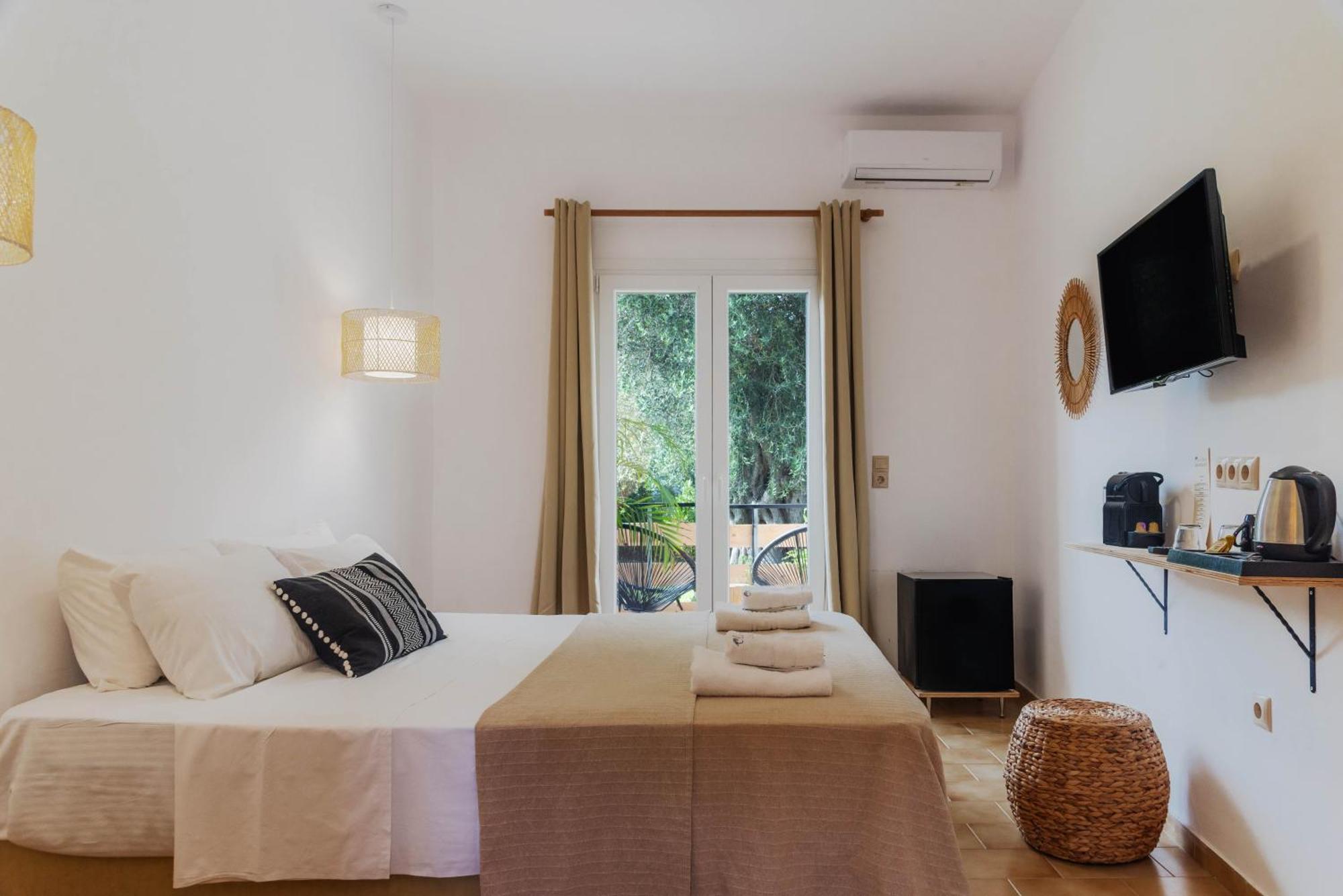 Olive Grove Suites Boutique Hotel Moraitika Exteriör bild